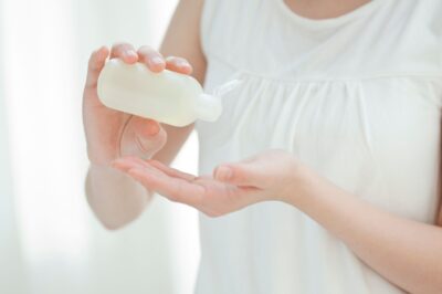 顔のたるみに一番効果のある方法は？セルフケアのポイントを解説のアイキャッチ画像