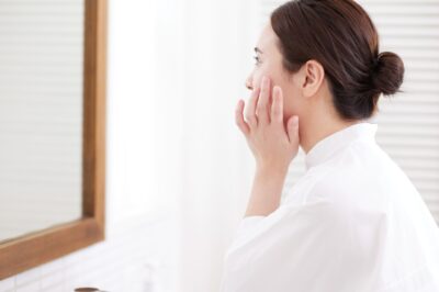 口元のたるみの改善方法は？原因と治療方法について解説のアイキャッチ画像